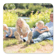 viele Varianten der Familienfotografie, Innen oder Außenfotografie, kleine und große Familien. Manchmal auc ein Geburtstag als Thema